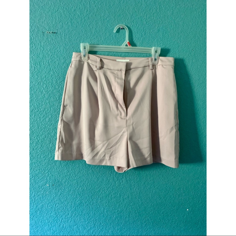 H&M Dusty Pink Pleated High Waisted Shorts